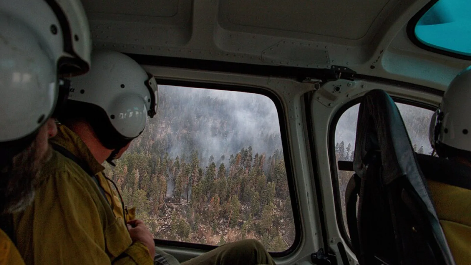 TWO PILOTS KILLED IN HELICOPTER CRASH WHILE FIGHTING YOSEMITE WILDFIRE