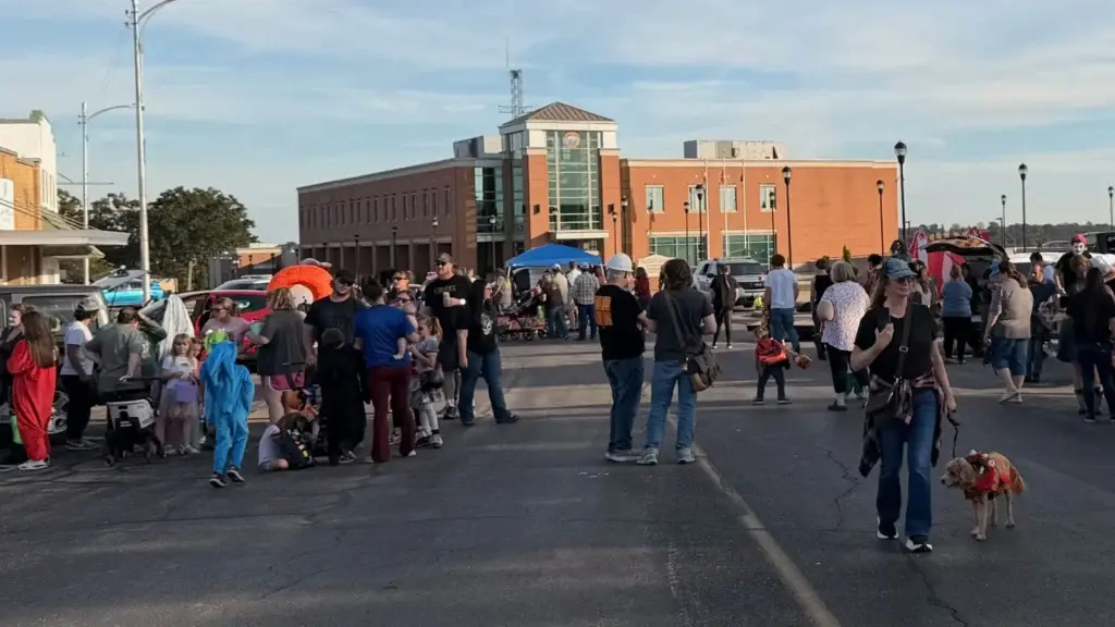 Forsyth's Shortest Halloween Parade