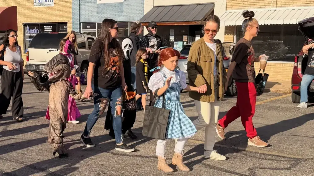 Short & Sweet, Forsyth Hosts World’s Smallest Halloween Parade